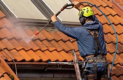 Démoussage et hydrofuge de toiture à Chaussenans